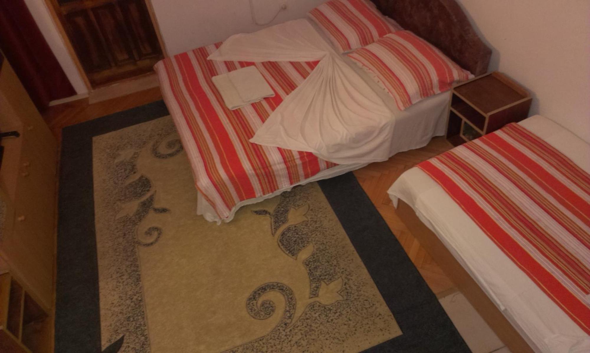 מוסטר Apartments & Hostel Zdrava Hrana מראה חיצוני תמונה