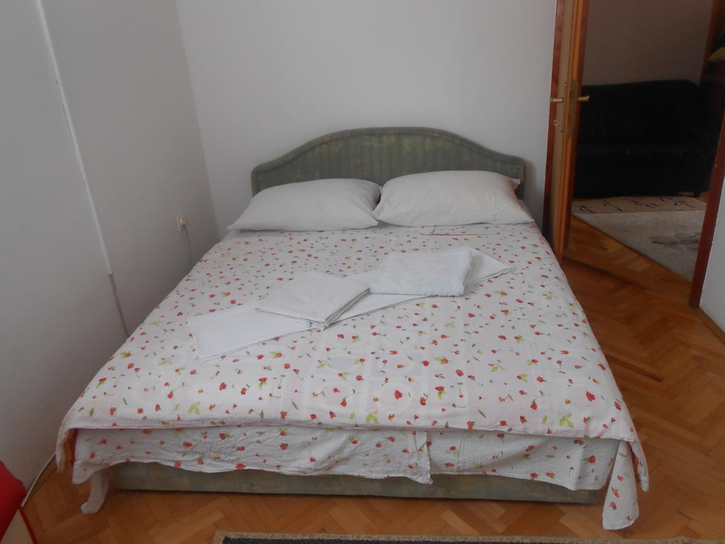 מוסטר Apartments & Hostel Zdrava Hrana חדר תמונה