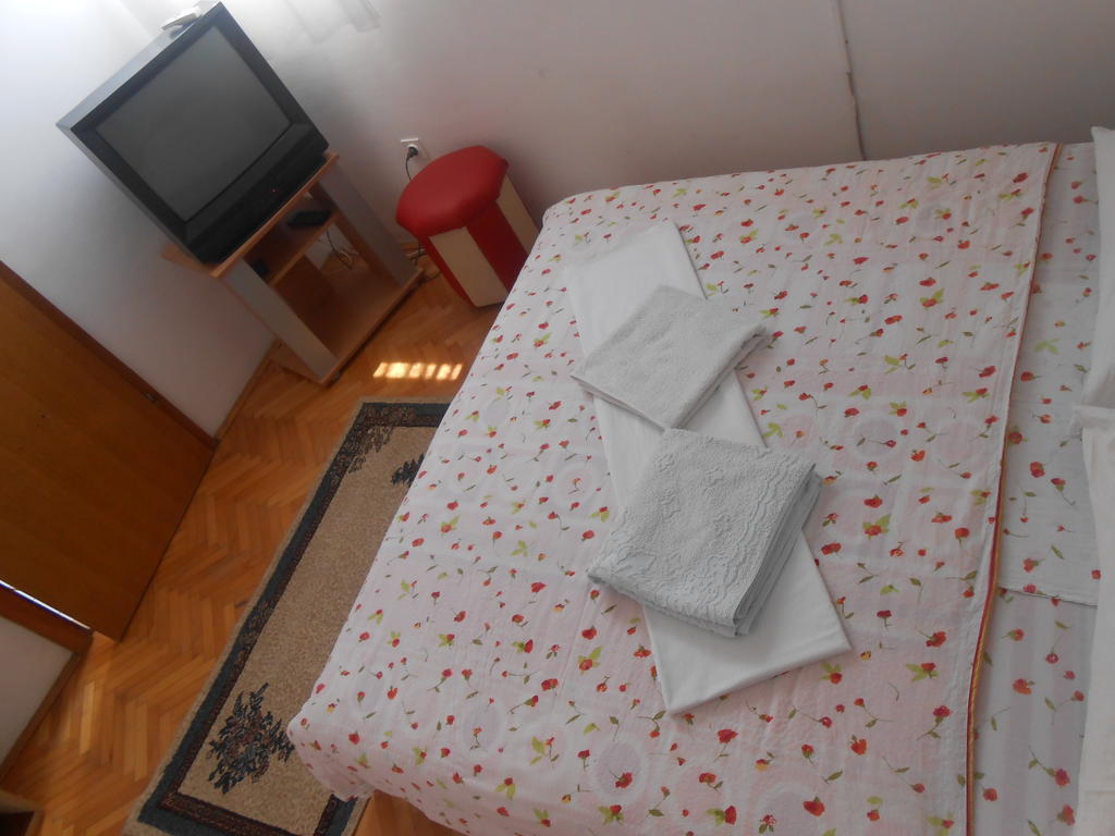 מוסטר Apartments & Hostel Zdrava Hrana מראה חיצוני תמונה
