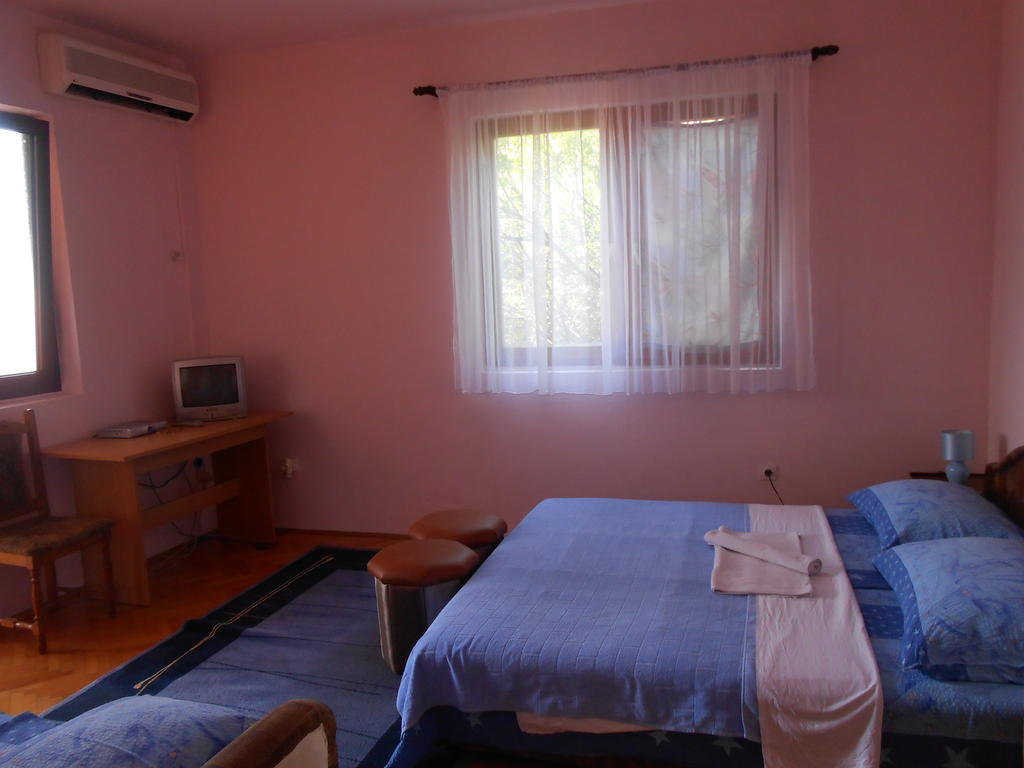 מוסטר Apartments & Hostel Zdrava Hrana חדר תמונה