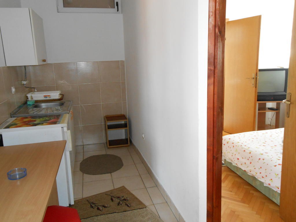 מוסטר Apartments & Hostel Zdrava Hrana חדר תמונה