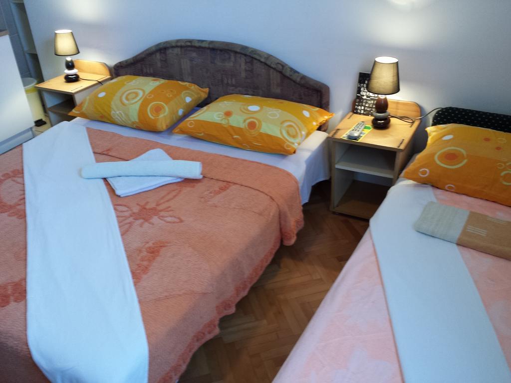 מוסטר Apartments & Hostel Zdrava Hrana חדר תמונה