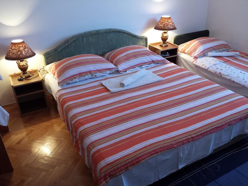 מוסטר Apartments & Hostel Zdrava Hrana חדר תמונה