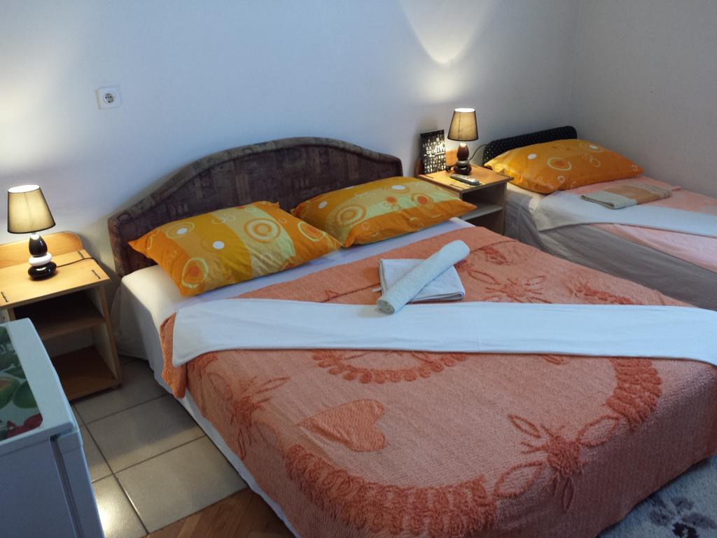מוסטר Apartments & Hostel Zdrava Hrana חדר תמונה