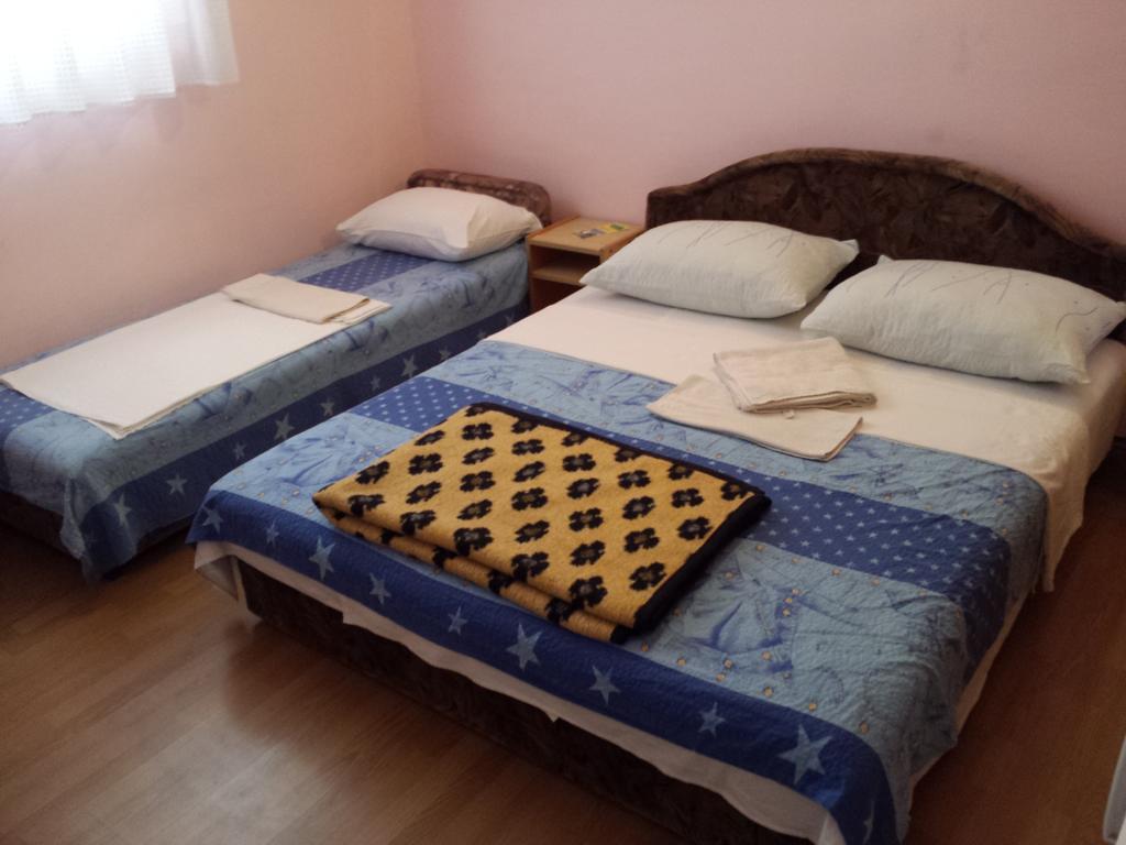 מוסטר Apartments & Hostel Zdrava Hrana חדר תמונה