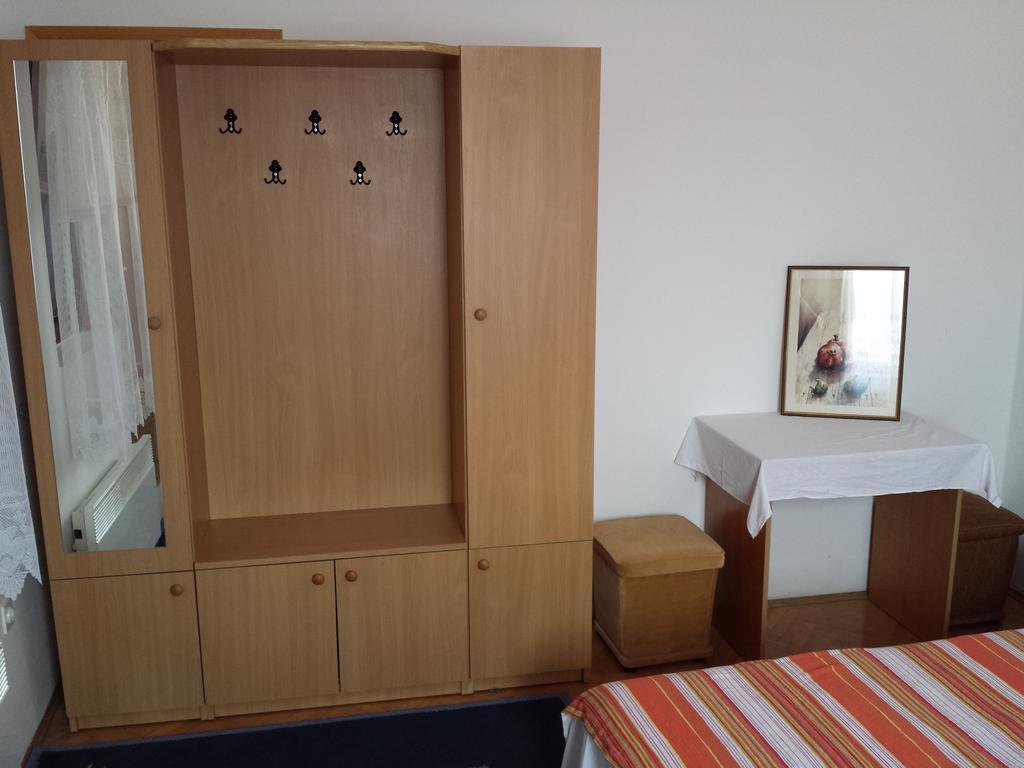 מוסטר Apartments & Hostel Zdrava Hrana חדר תמונה