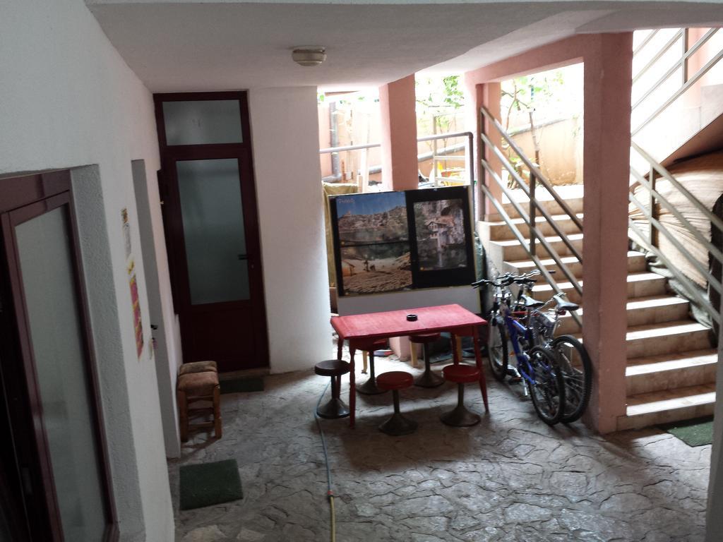 מוסטר Apartments & Hostel Zdrava Hrana מראה חיצוני תמונה