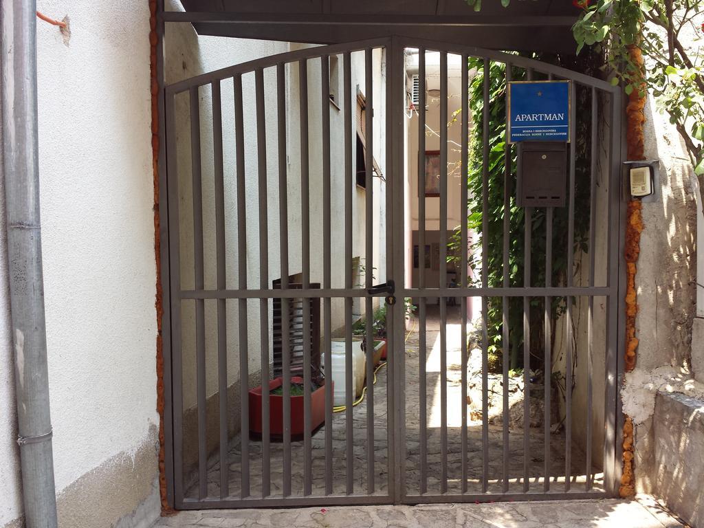 מוסטר Apartments & Hostel Zdrava Hrana מראה חיצוני תמונה