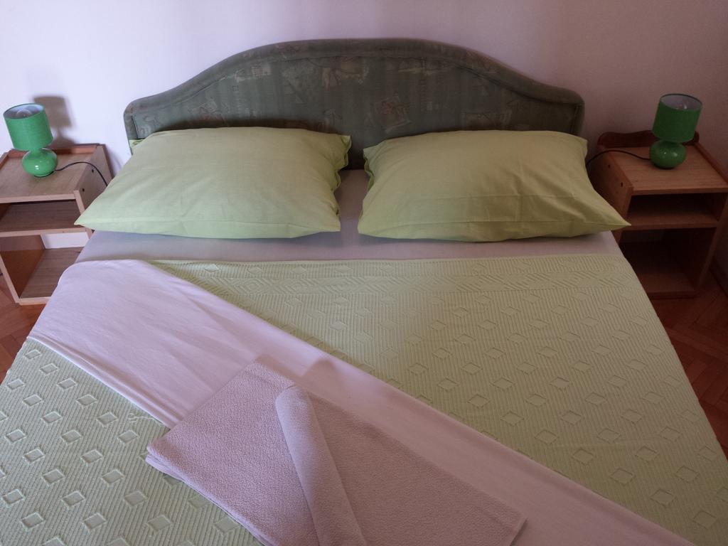 מוסטר Apartments & Hostel Zdrava Hrana חדר תמונה