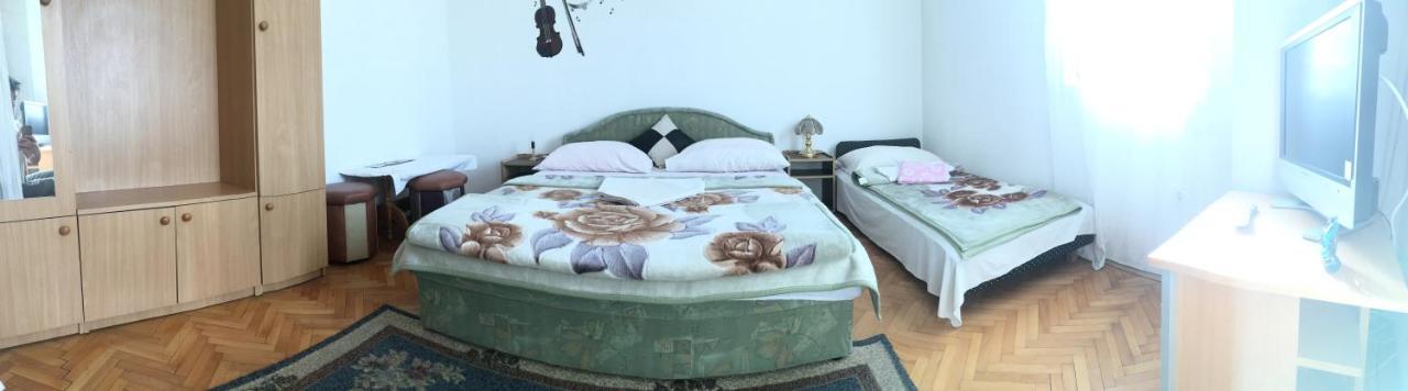 מוסטר Apartments & Hostel Zdrava Hrana מראה חיצוני תמונה