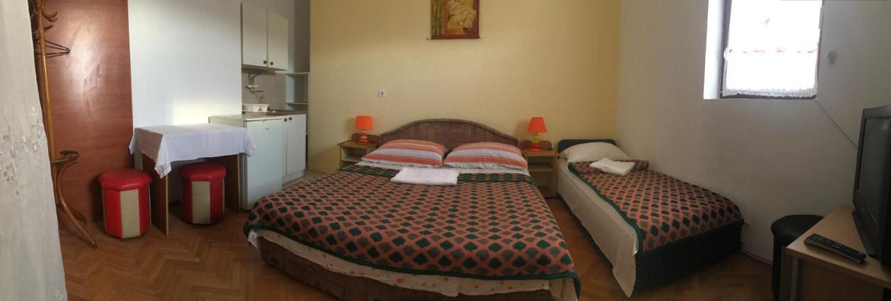 מוסטר Apartments & Hostel Zdrava Hrana מראה חיצוני תמונה